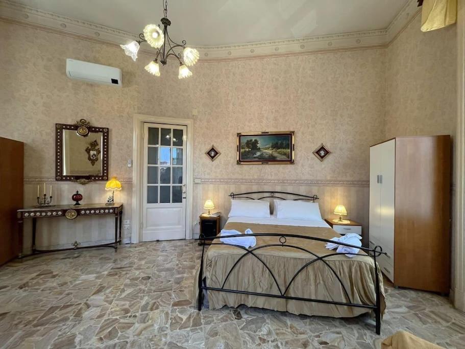 Palazzo Vitrano - Tourist Apartment CTA Eksteriør bilde
